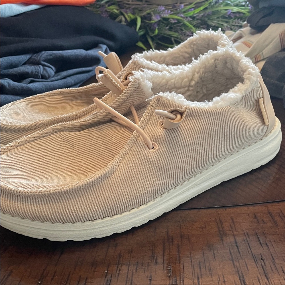 Hey Dude Women's Tan Corduroy Shoes - Picture 3 of 6